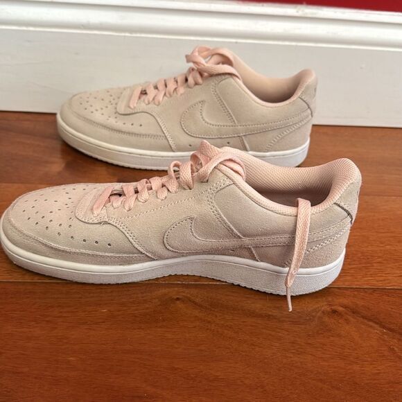 Nike Women's Court Vision Low Fashion Athletic Sneakers Orange Pearl size 8.5 - Picture 4 of 7